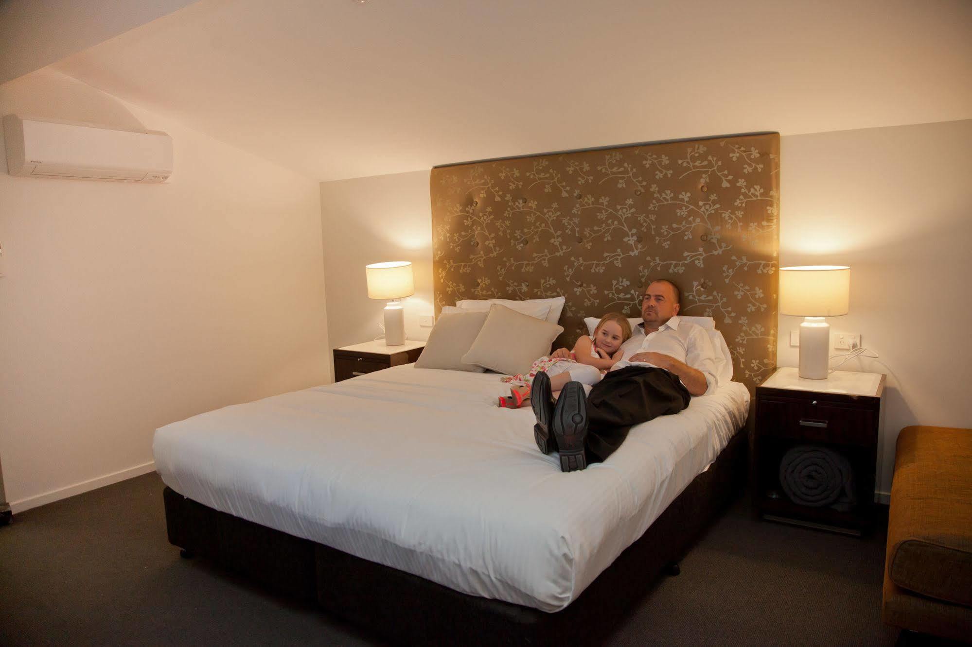 Grand Hotel And Studios Wyong Exteriér fotografie